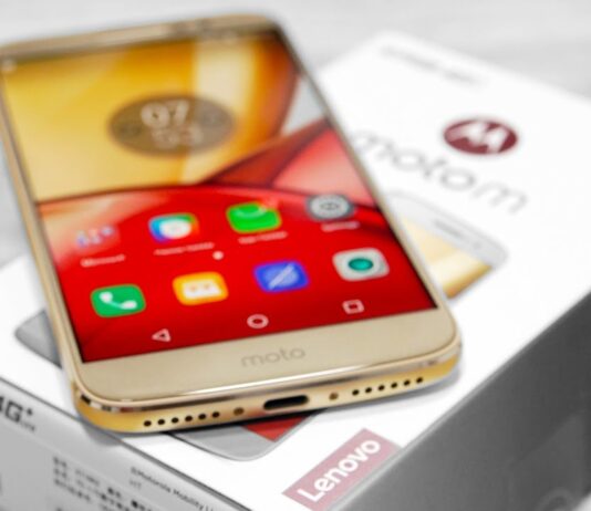Vsaďte na luxusní vzhled se smartphonem Moto M